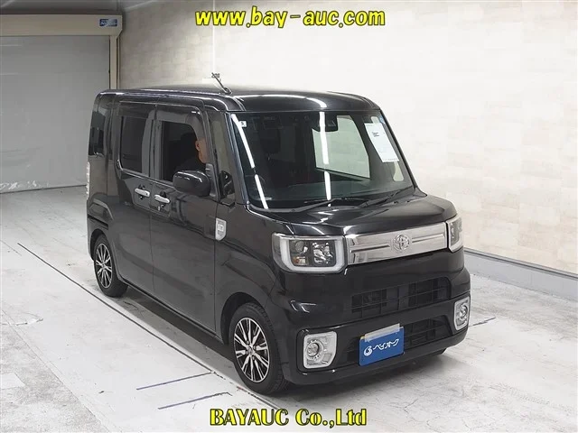 Toyota Pixis Mega LA700A 2018